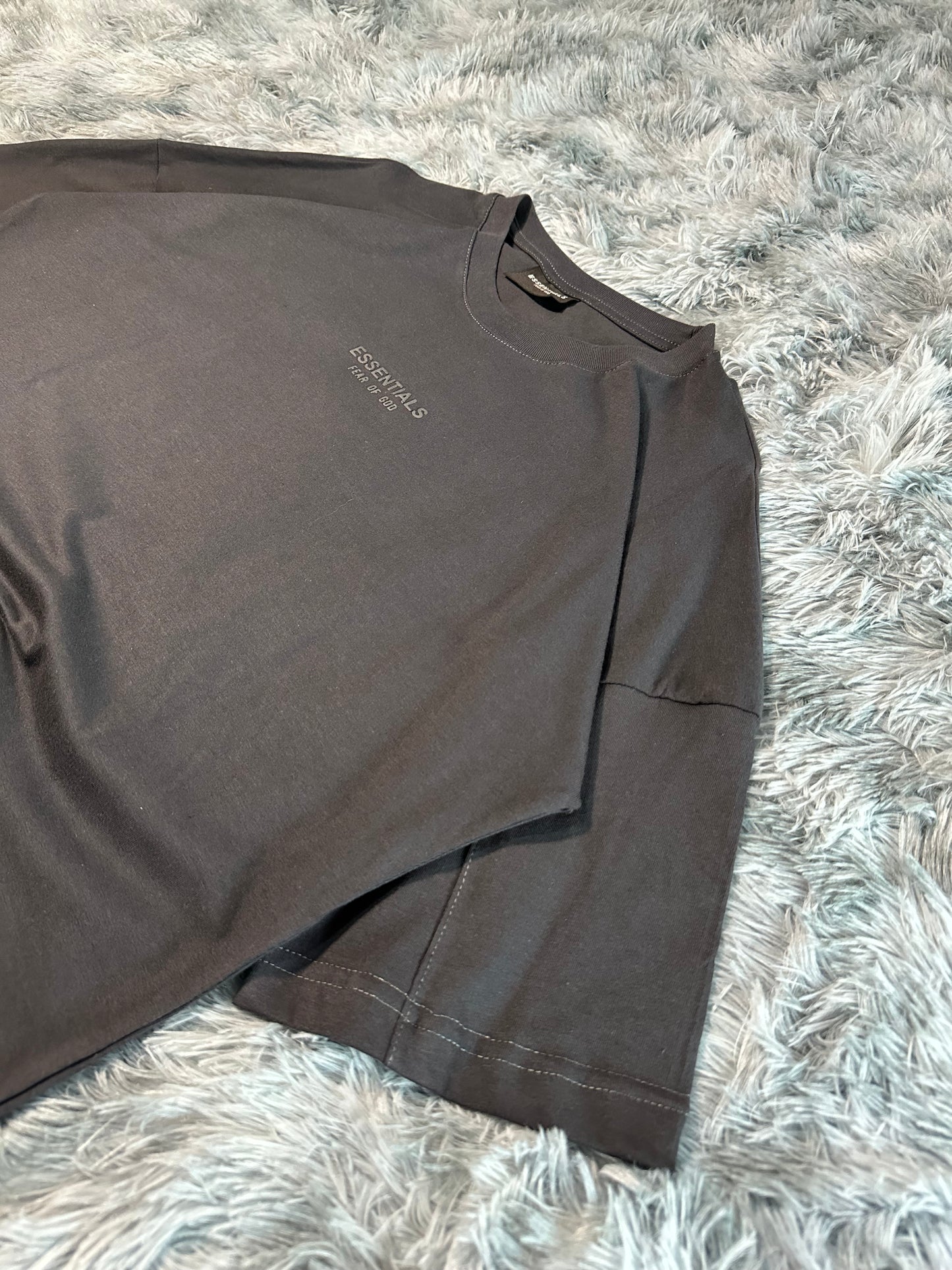 REMERA OVERSIZE ESSENTIALS
