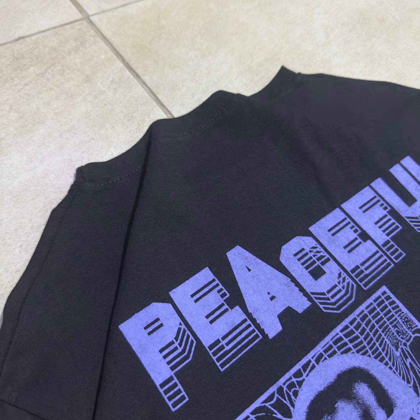 REMERA OVERSIZE PEACEFUL